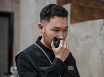 ¿Por qué no se ha sustituido el walkie-talkie por el teléfono móvil?